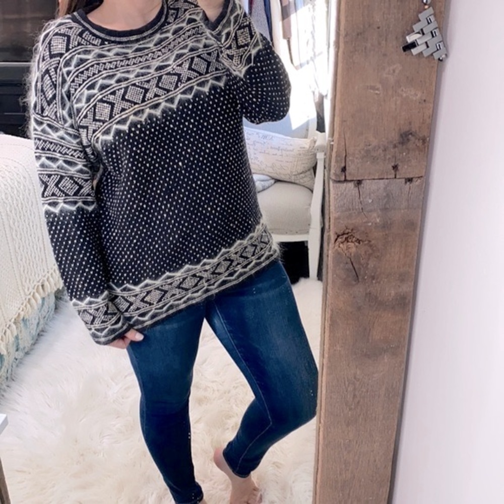 New York style vintage black knit sweater with shoulder pads size large